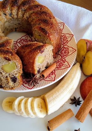 Foto de Bolo de banana, maçã e passas