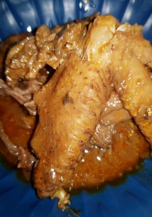 A picture of Paprika flavoured chicken pepper soup.