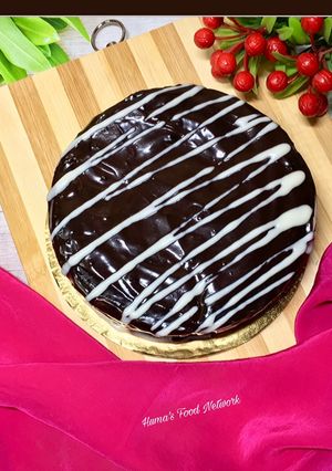 A picture of Eggless Chocolate Cake.