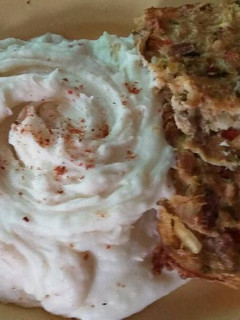 Una foto de Atún con camarones al horno y puré con merkén