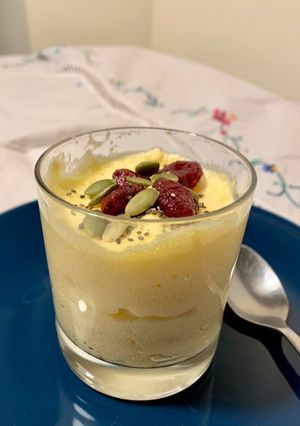 Una foto de Mousse de piña y coco