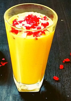 मैंगो शेक (Mango shake recipe in Hindi) रेसिपी मुख्य फोटो