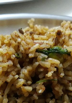 A picture of Jhatpat pulao with leftover rice.