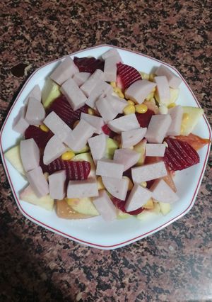 Una foto de Ensalada de Pavo, Remolacha y Manzana