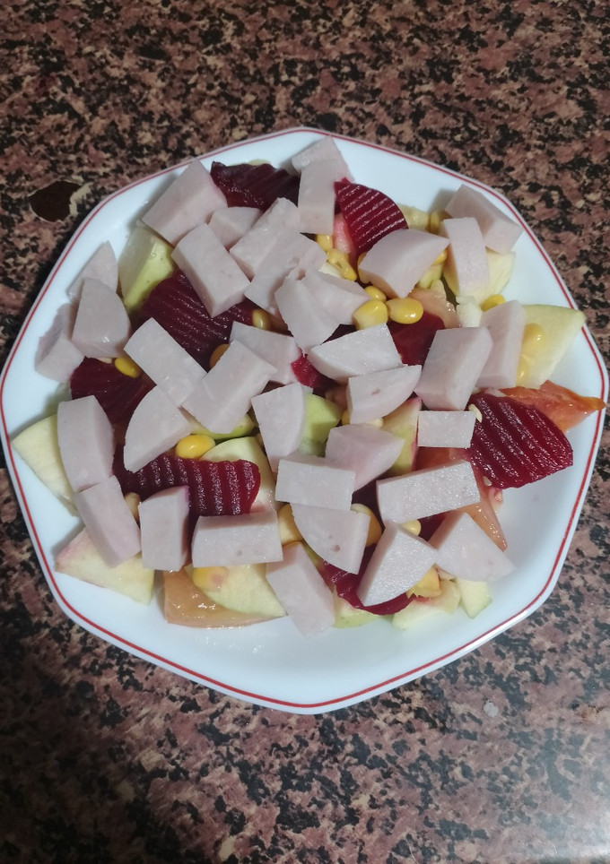 Una foto de Ensalada de Pavo, Remolacha y Manzana