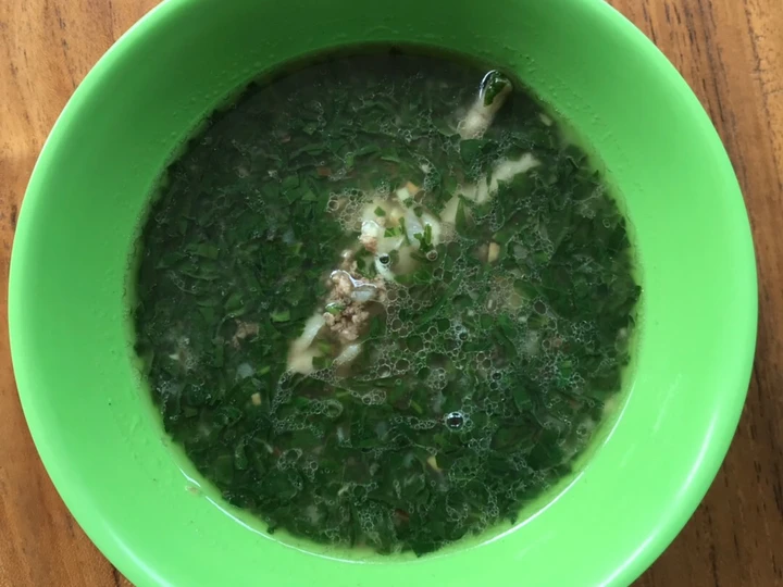 Cara Mudah Membuat Resep MPASI 17 Bulan Sup Bening Ceker Ayam, Daging Sapi &amp;amp; Kangkung yang Lezat