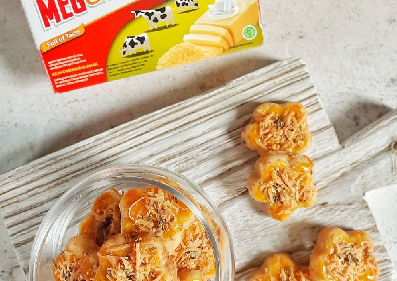 Garlic MEG Cheese Cookies