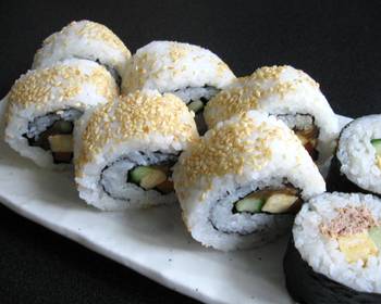 Ready to Serve Ura Makizushi Insideout Sushi Rolls Delicious Nutritious