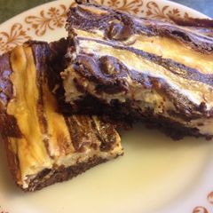 A picture of Cheesecake brownies.