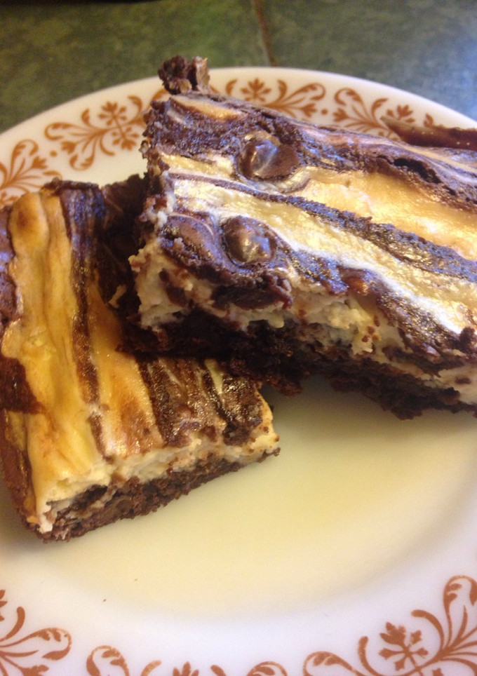 A picture of Cheesecake brownies.