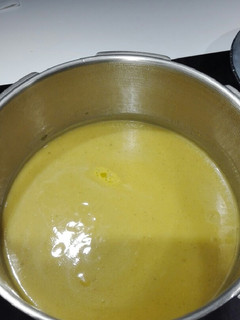 Una foto de Crema de zanahoria y calabacín con un toque de manzana