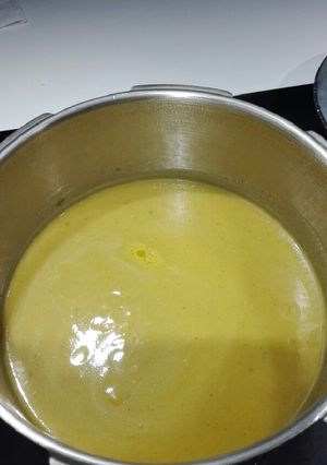 Una foto de Crema de zanahoria y calabacín con un toque de manzana