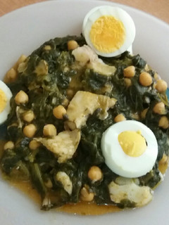 Una foto de Garbanzos con espinaca