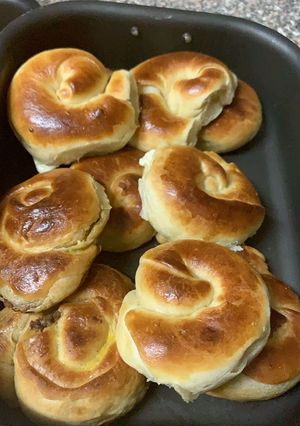 صورة لوصفة فطائر لحمه وجبنة وبيتزا