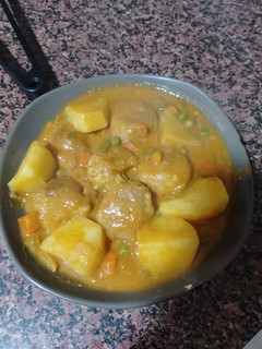 Una foto de Guiso de albóndigas de atún