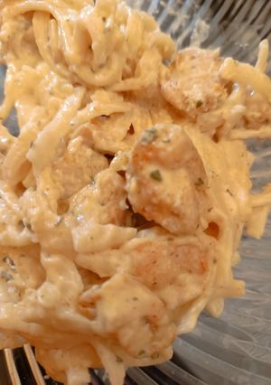 Una foto de Tallarines Carbonara con Pollo