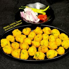 A picture of Moong Dal Pakora.
