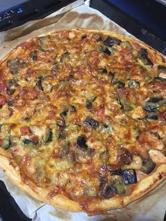 Una foto de Hojaldre de verduras y pollo