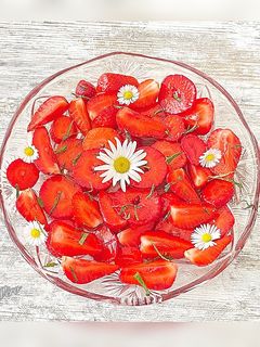 Une photo de Salade de fraises à la menthe