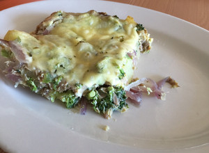 Una foto de Budín de atún con papas y brócoli 