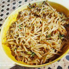 A picture of Egg Noodles.