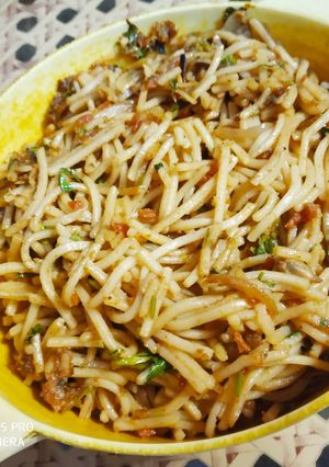 A picture of Egg Noodles.