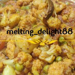 A picture of Gobhi Matar Alu Kassa.