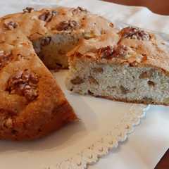 Foto di Torta autunnale con mele e noci