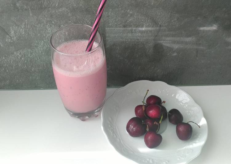 Steps to Make Ultimate Smoothie light alla ciliegia