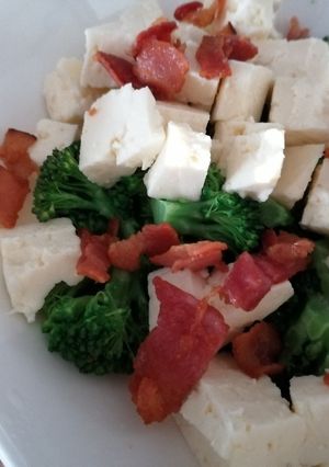 Una foto de Cena rápida con brócoli y queso