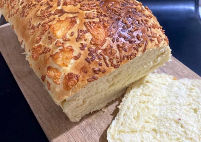 Resep Honey butter bread oleh Angeline Hosen - Cookpad