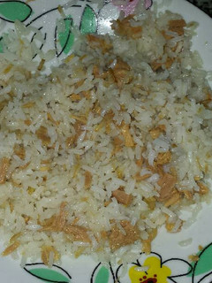 Una foto de Arroz con atún