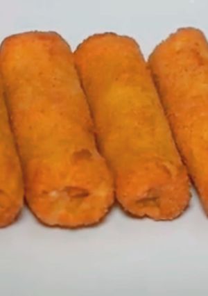 A picture of Cheesy Noodles bread rolls.