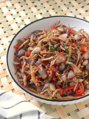 Cara Gampang Menyiapkan Resep Tumis Bawang Teri Jengki yang Uenak Anti Ribet, Uenak Banget