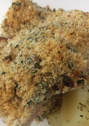 Una foto de FILET DE 🐠 BROTOLA 🐟 (con arenado crocante de puré instantáneo de papas y queso rallado) 😉🤩🥰