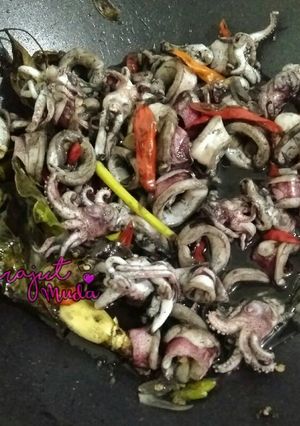 Foto resep Resep Tumis Cumi Basah anti Alot