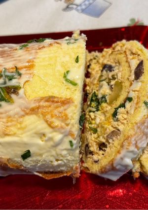 Una foto de Pionono relleno de pollo