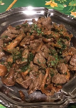 Une photo de Bœuf aux girolles et persil