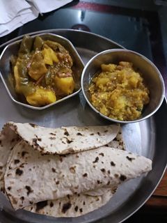 आलू बैंगन (Aloo Baingan recipe in hindi) रेसिपी मुख्य फोटो