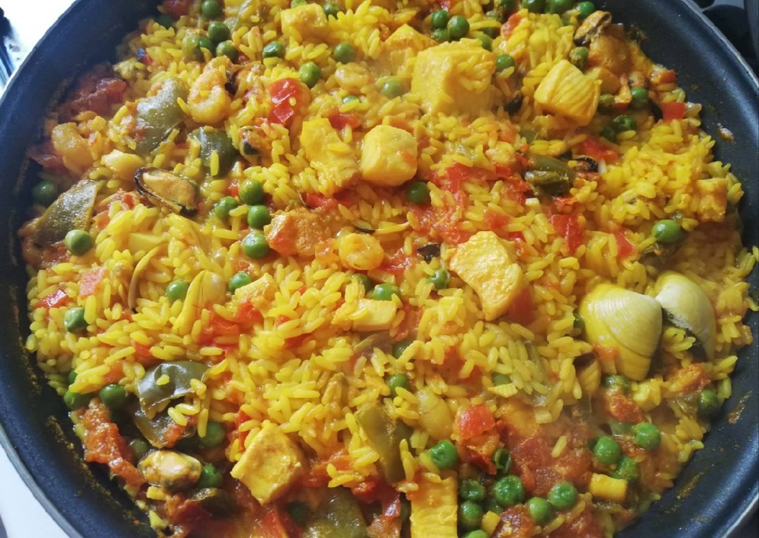 Paella mixta 🥘🍗🦐 Receta de María José MR 👨‍👩‍👧 Cookpad