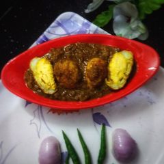 A picture of Egg curry.