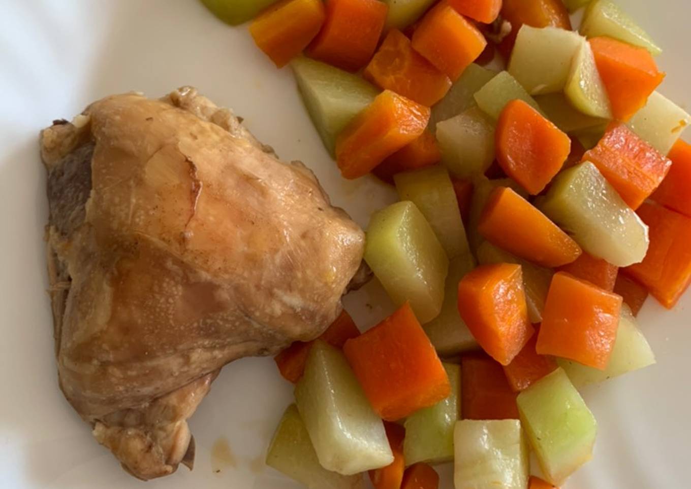 Pollo con verduras muy sencillo y con muy pocos ingredientes