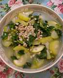 Canh bầu, rau mồng tơi nấu hến