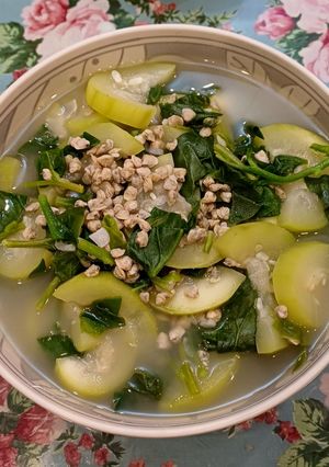 Hình của món Canh bầu, rau mồng tơi nấu hến.
