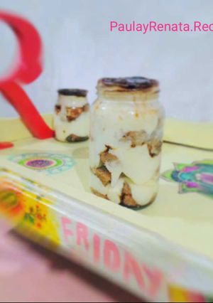 Una foto de Tiramisú con queso crema y nesquik 👶