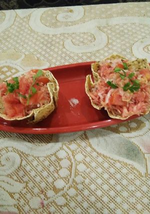 पापड़ कटोरी लच्छा सलाद (Papad katori lachha Salad recipe in hindi) रेसिपी मुख्य फोटो