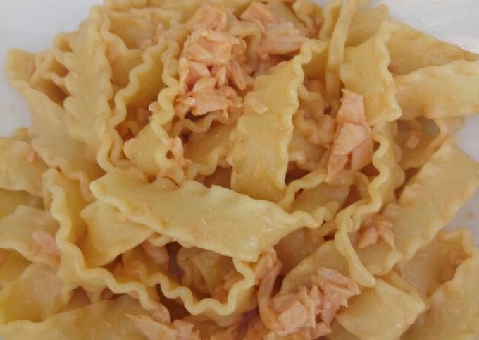 Recipe of Ultimate Pasta with smoked salmon and cream