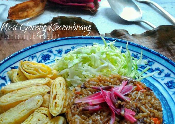 Resep Nasi Goreng Kecombrang #olahankecombrang oleh Tamie Tjokro - Cookpad