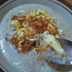 รูปของ Bubur oat gurih untuk diet