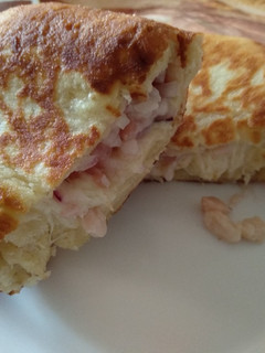 Töltött lángos recept fotója